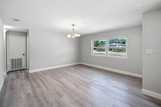 2105 9th St NE in Winter Haven, FL - Building Photo - Building Photo