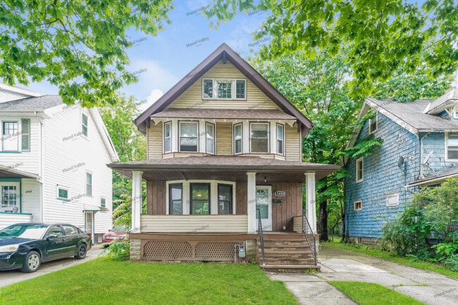 property at 1454 E 174th St