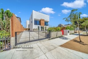 660 N. Mariposa Ave. in Los Angeles, CA - Building Photo