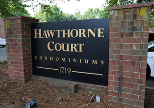 Hawthorne Court Condominiums in Winston-Salem, NC - Building Photo - Building Photo