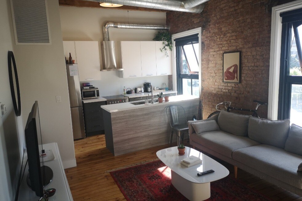 Treble Hall in Hamilton, ON - Building Photo