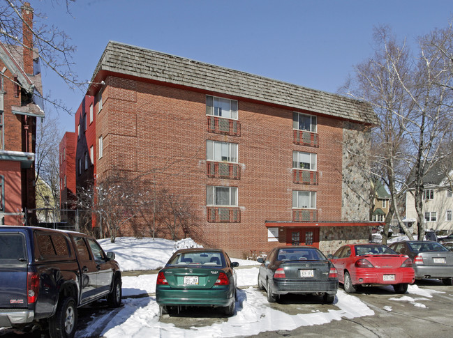 River Beach Apartments in Milwaukee, WI - Building Photo - Building Photo