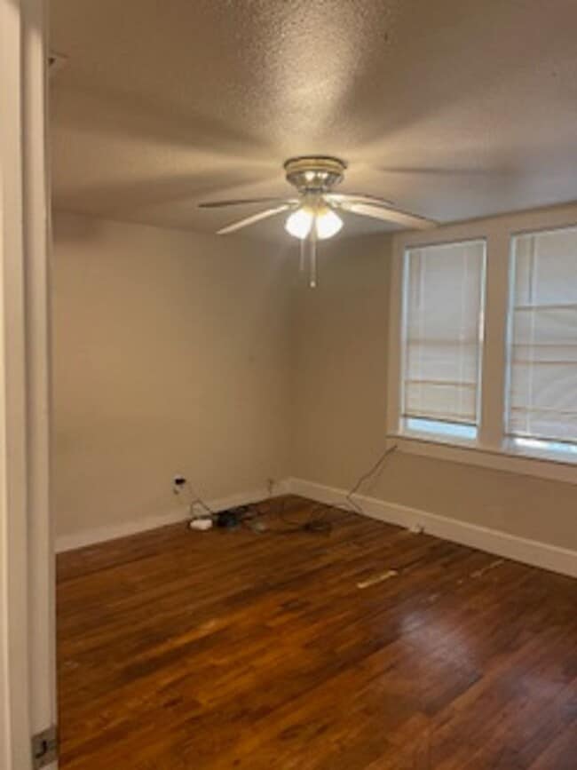 1140 W Frey in Stephenville, TX - Building Photo - Building Photo