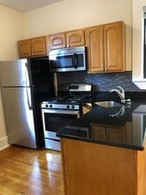 74 Montague Pl in Montclair, NJ - Building Photo - Interior Photo