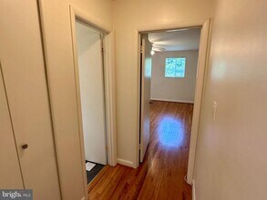 10505 Montrose Ave in Bethesda, MD - Building Photo - Building Photo