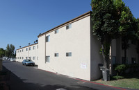 Oakdale Gardens in El Cajon, CA - Building Photo - Building Photo