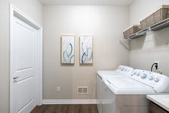 Encore at Deerhill Villas in Clarkston, MI - Building Photo - Interior Photo