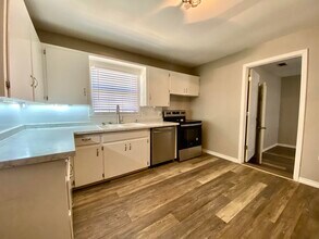 411 Austin St in Sudan, TX - Building Photo - Building Photo