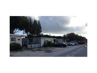 2561 NW 13th Ct in Fort Lauderdale, FL - Building Photo