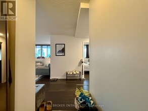 500 Laurier Ave W in Ottawa, ON - Building Photo - Building Photo