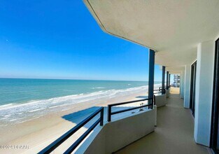 2900 N Atlantic Ave in Daytona Beach, FL - Building Photo - Building Photo