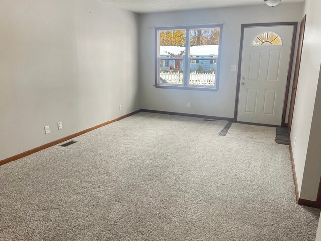 1629 S Redwood Rd in Warsaw, IN - Building Photo - Building Photo