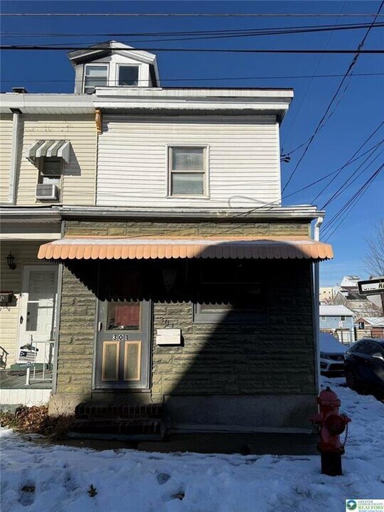 301 Penn St in Tamaqua, PA - Building Photo