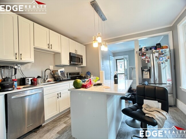 34 Kinross Rd, Unit 3