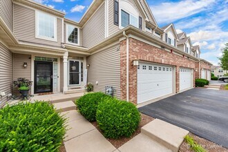 11913 Brunschon Ln in Huntley, IL - Building Photo - Building Photo