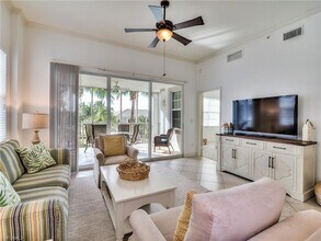 3921 Kens Way in Bonita Springs, FL - Foto de edificio - Building Photo