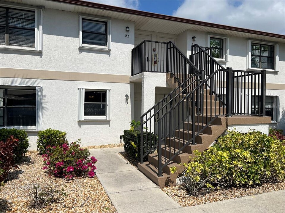 26485 Rampart Blvd in Punta Gorda, FL - Foto de edificio