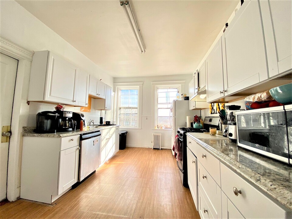 14 Medfield St, Unit 447 #3C in Boston, MA - Building Photo