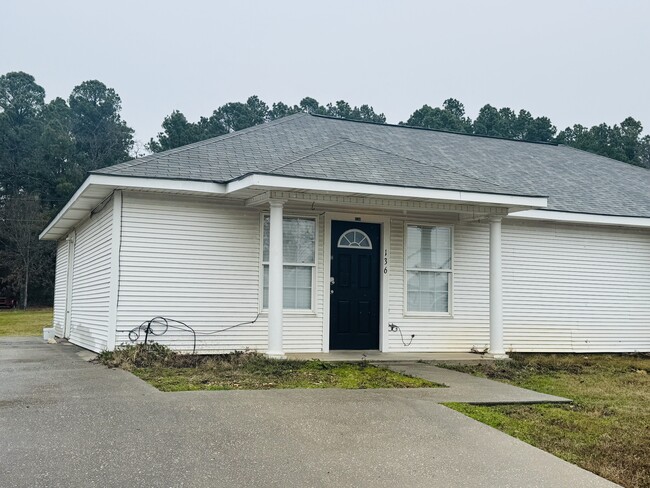 136 Peavine Rd, Unit 136 in Kilgore, TX - Foto de edificio - Building Photo