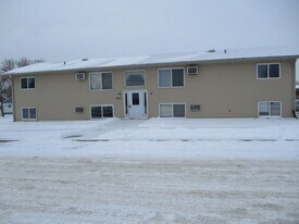 1007 13th Ave W, Unit 4 in Williston, ND - Building Photo