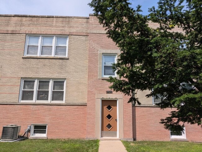 2909 W Farragut Ave in Chicago, IL - Building Photo - Building Photo