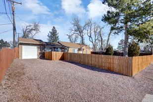 2410 E Yampa St in Colorado Springs, CO - Foto de edificio - Building Photo