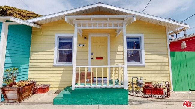 property at 402 N Venice Blvd