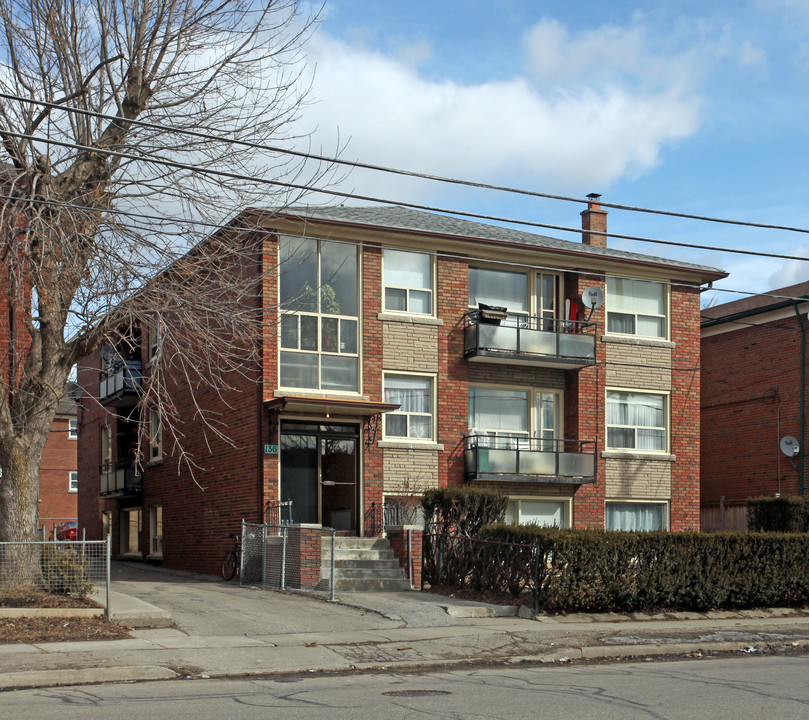 136 Portland St in Toronto, ON - Building Photo