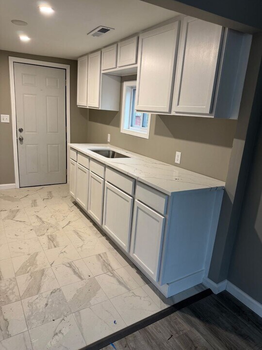 1949 Beck St in Manhattan, KS - Building Photo