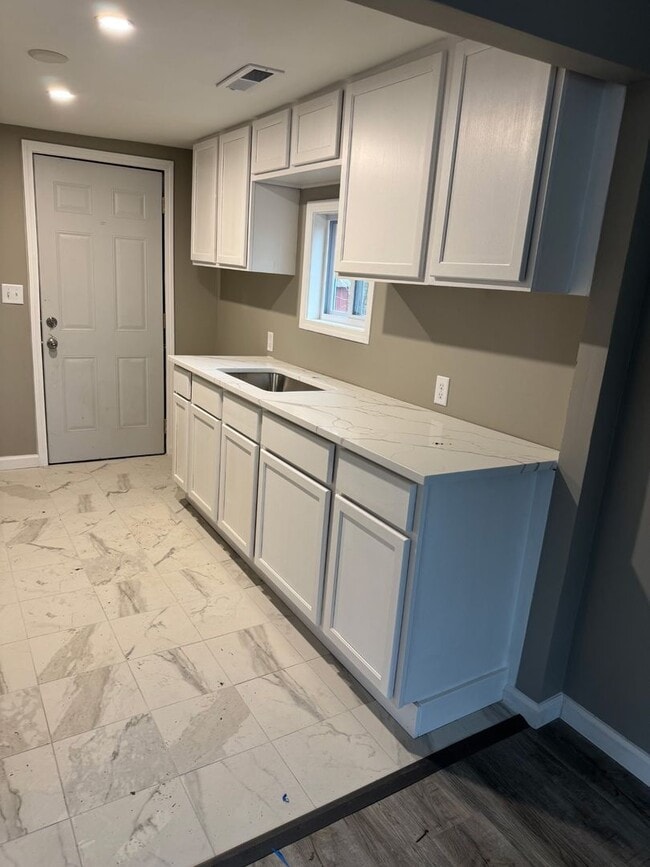 property at 1949 Beck St