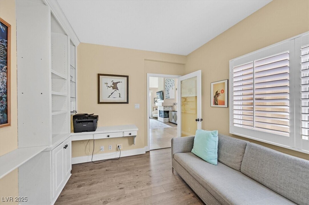 8161 Round Hills Cir in Las Vegas, NV - Building Photo