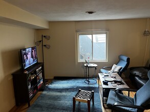 375 Dorchester St, Unit A11 in Boston, MA - Building Photo - Building Photo