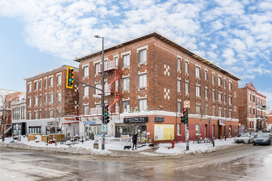 5464-5468A Du Parc Av in Montréal, QC - Building Photo