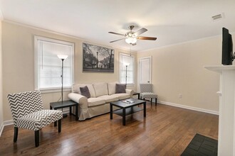 2020 Hawthorne St-Unit -A in Savannah, GA - Foto de edificio - Building Photo