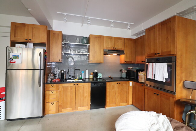 20 Sunnyside St in Boston, MA - Building Photo - Building Photo