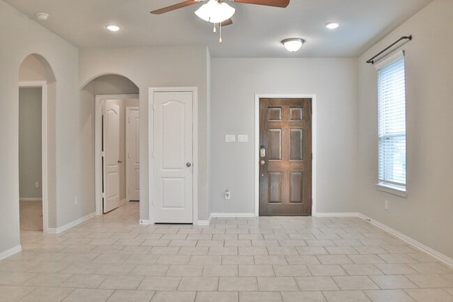 31619 Heguy Pass in Fulshear, TX - Foto de edificio - Building Photo