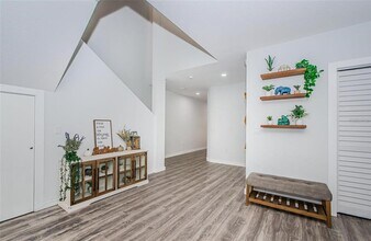 1954 Freedom Dr in Clearwater, FL - Building Photo - Building Photo