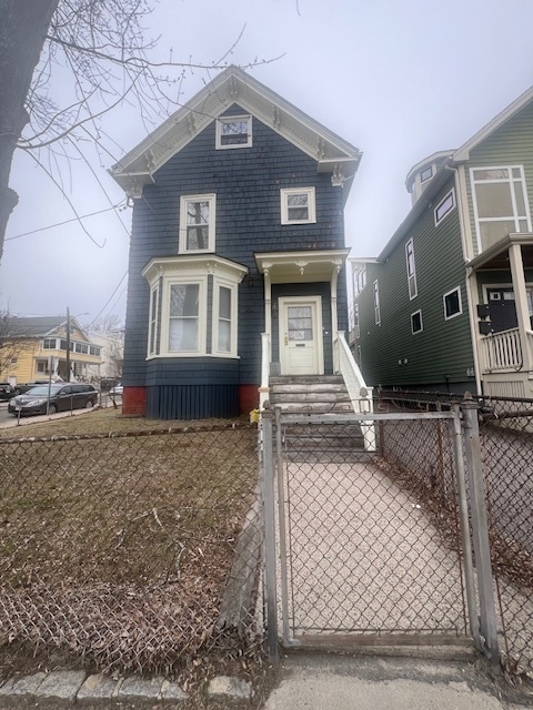 125 Morrison Ave, Unit 2 in Somerville, MA - Building Photo - Building Photo