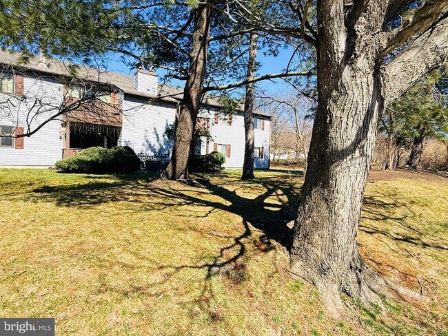 1008 Lindsey Ct in Evesham, NJ - Building Photo - Building Photo