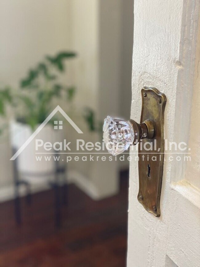 5112 San Francisco Blvd photo'