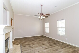 10247 Morning Hill Dr in Memphis, TN - Foto de edificio - Building Photo