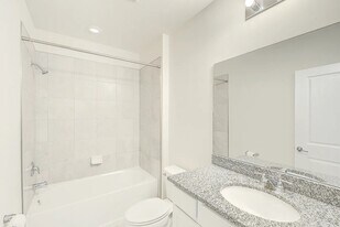 4276 Palatina Way, Unit 7811P in North Fort Myers, FL - Building Photo