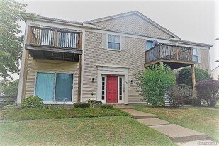 816 Bloomfield Village Blvd in Auburn Hills, MI - Building Photo