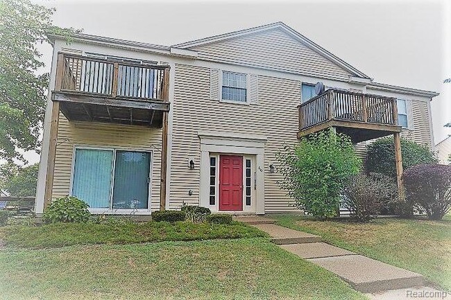 property at 816 Bloomfield Village Blvd