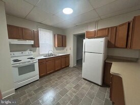 1638 Mt Rose Ave in York, PA - Building Photo