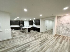 5707 Moonlake Dr in Sacramento, CA - Building Photo - Building Photo