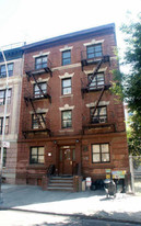 912 Kelly St Apartments