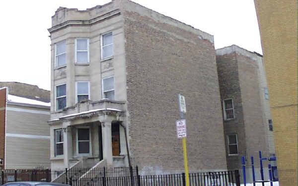 1419 N Washtenaw Ave in Chicago, IL - Foto de edificio