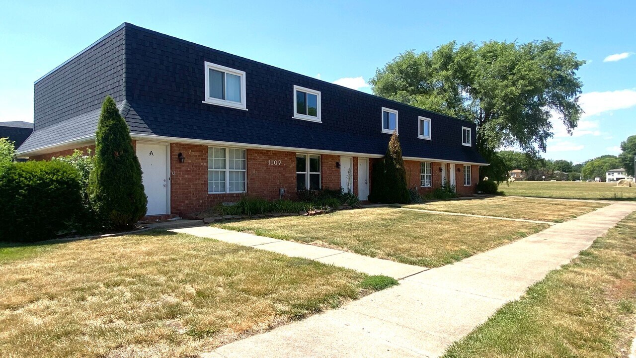 1107 N Stanley Dr, Unit C in Chillicothe, IL - Foto de edificio