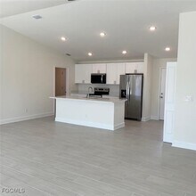 1106 NW 16th Terrace in Cape Coral, FL - Foto de edificio - Building Photo